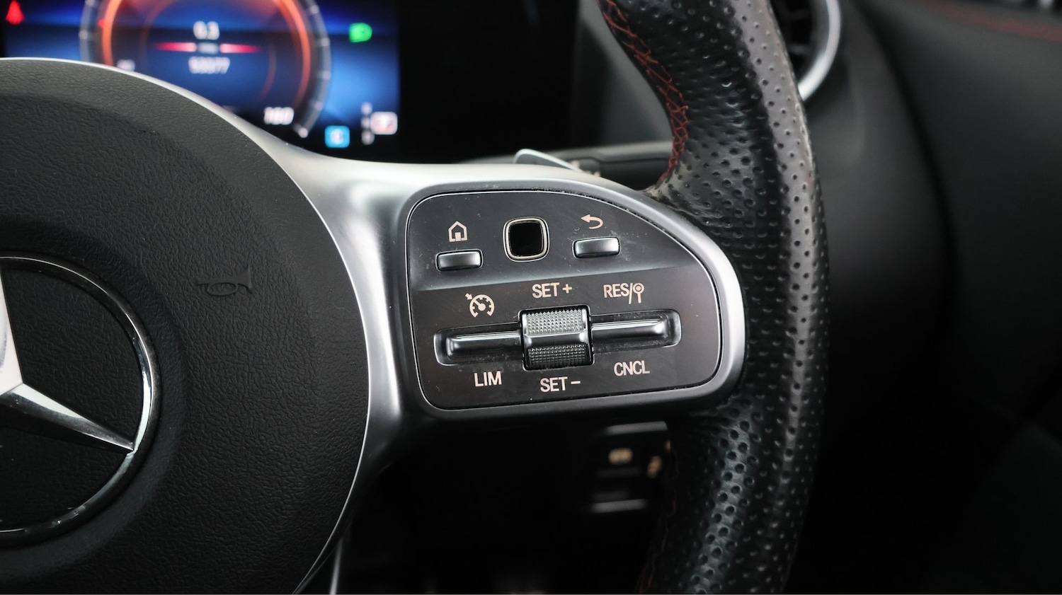 Used Mercedes-Benz GLA 2021 for sale - 77690936: Photo 23