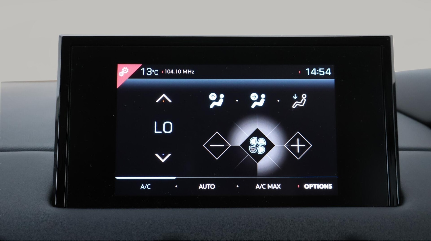 Used DS Automobiles DS 3 Crossback 2021 for sale - 76753264: Photo 12