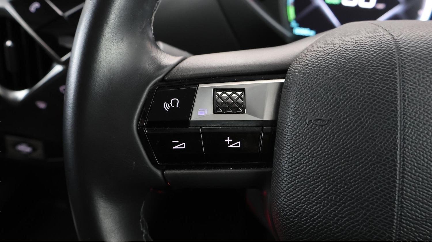 Used DS Automobiles DS 3 Crossback 2021 for sale - 76753264: Photo 22