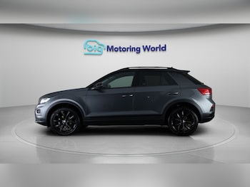 Used Volkswagen T-Roc 2021 for sale - 77393784: Photo
