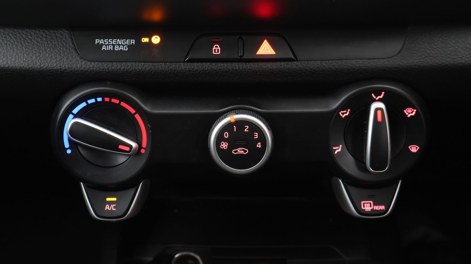 Used Kia Stonic 2020 for sale - 78073381: Photo 11