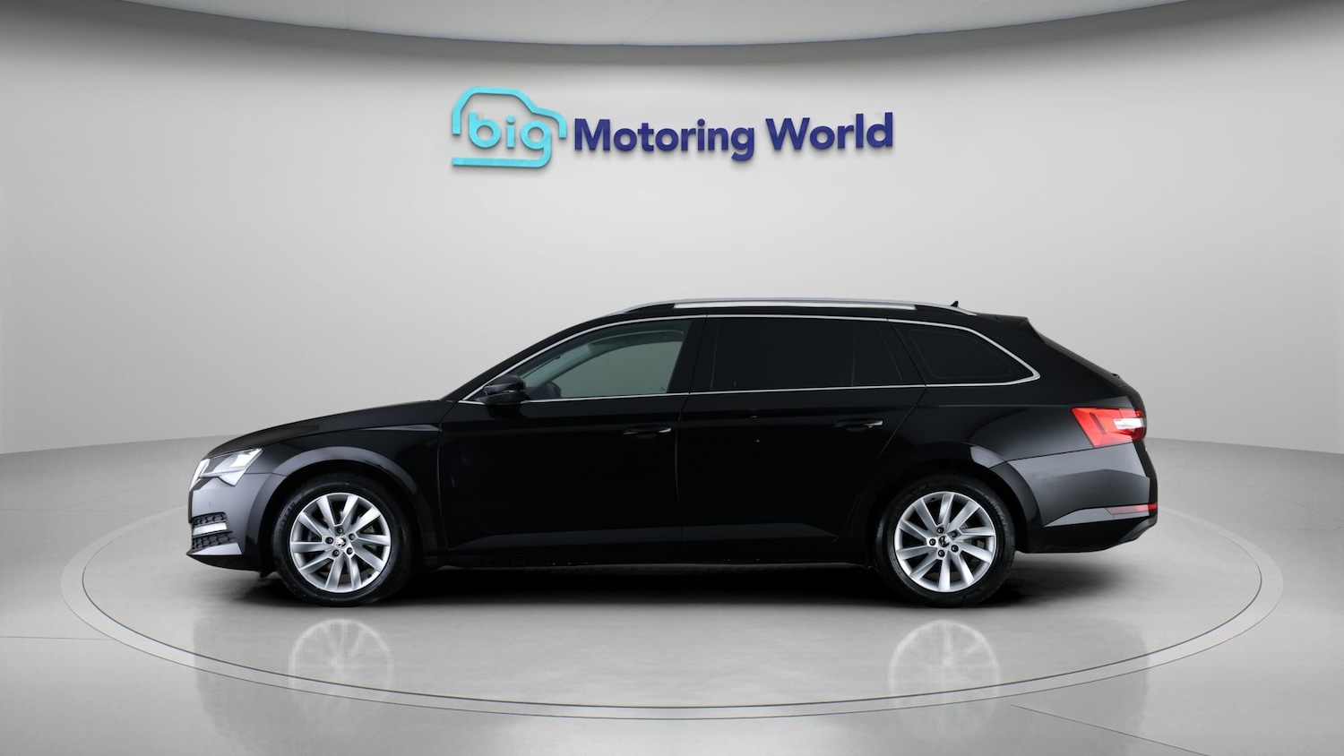 Used Skoda Superb 2023 for sale - 77214766: Photo 4