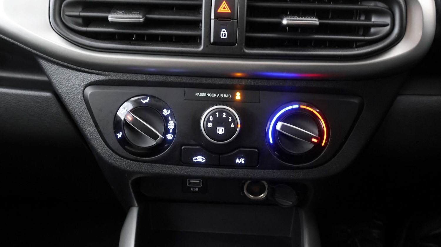 Used Hyundai i10 2020 for sale - 77328945: Photo 12