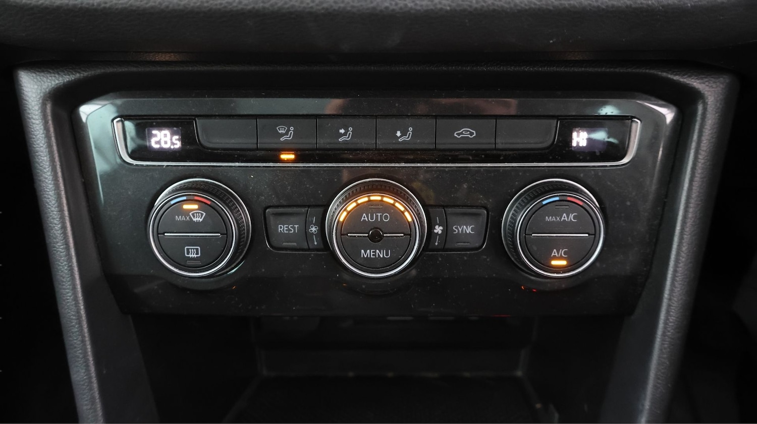 Used Volkswagen Tiguan for sale - 77349770: Photo 11