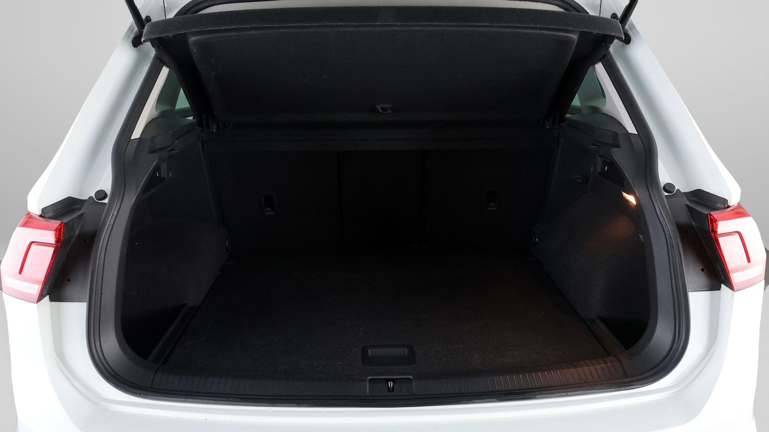 Used Volkswagen Tiguan for sale - 77349770: Photo 16