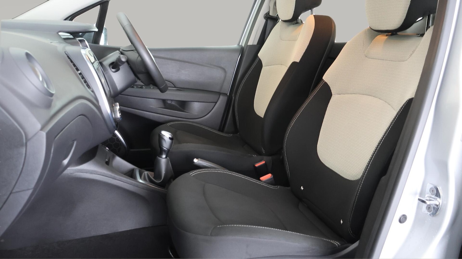 Used Renault Captur 2018 for sale - 76742360: Photo 15