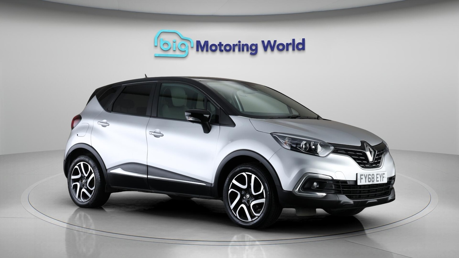 Used Renault Captur 2018 for sale - 76742360: Photo 2