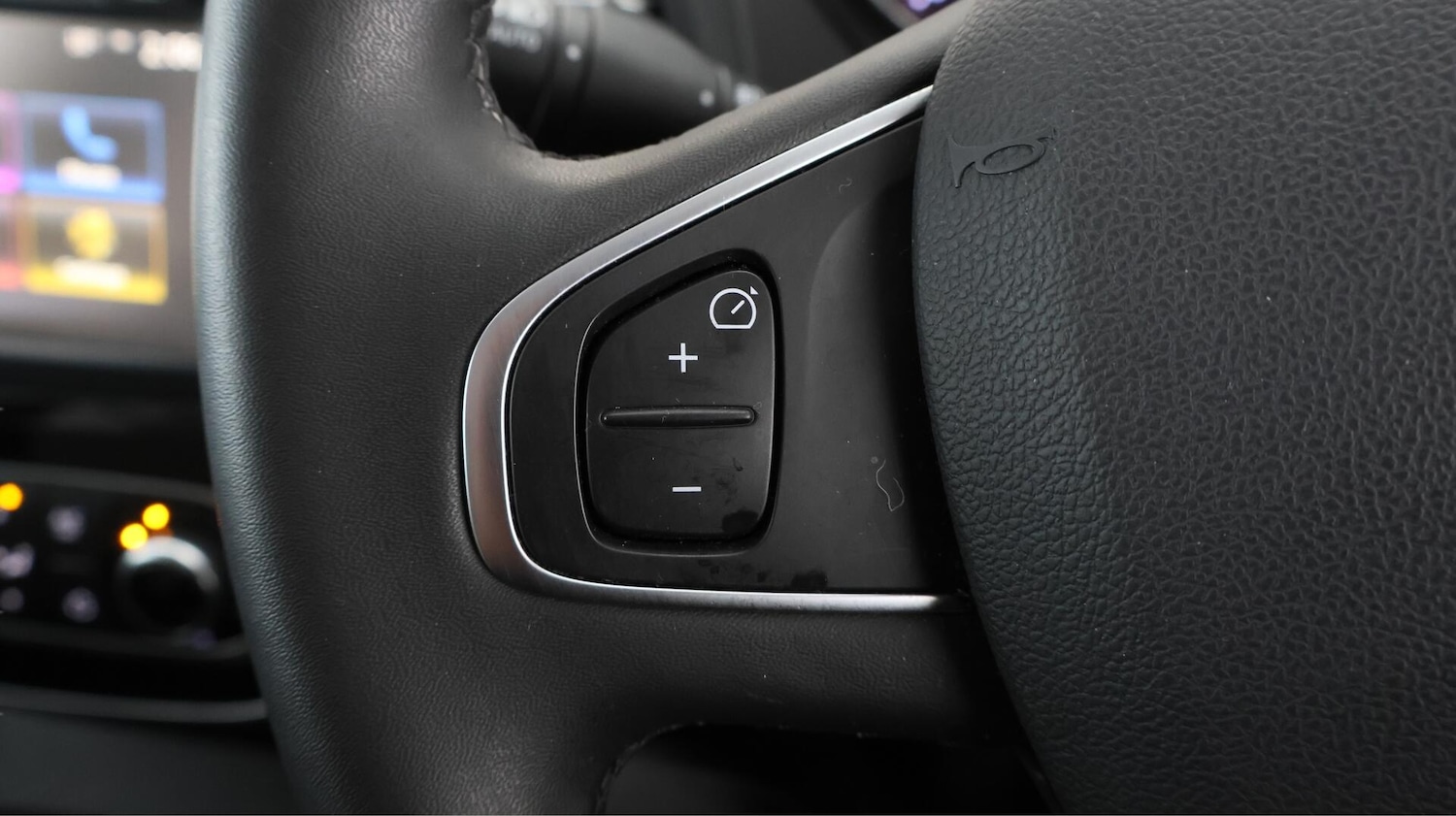 Used Renault Captur 2018 for sale - 76742360: Photo 22