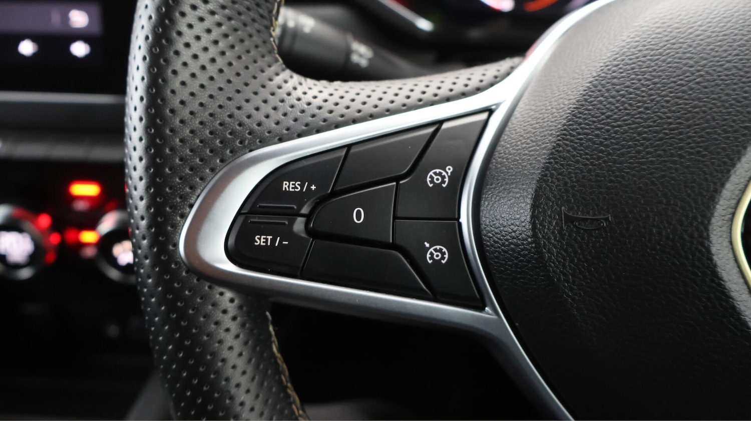 Used Renault Captur 2023 for sale - 76485863: Photo 21