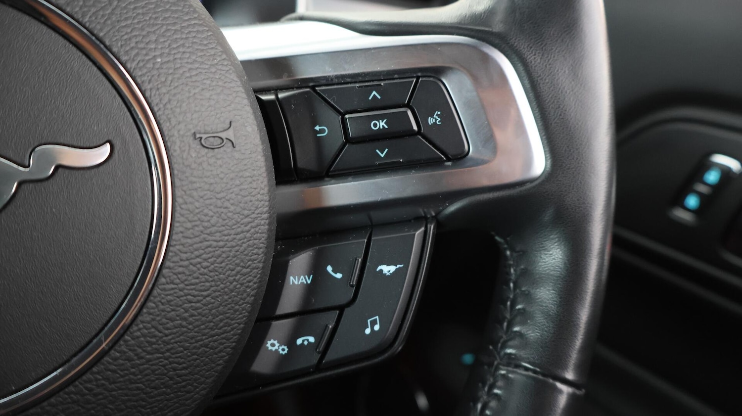 Used Ford Mustang 2021 for sale - 76371037: Photo 24
