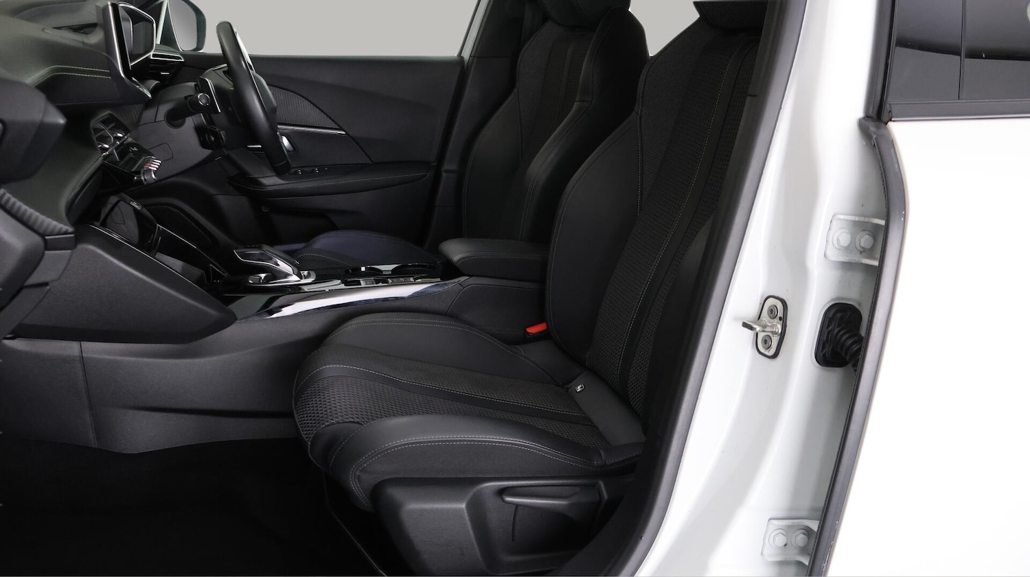 Used Peugeot 2008 2020 for sale - 76633377: Photo 15