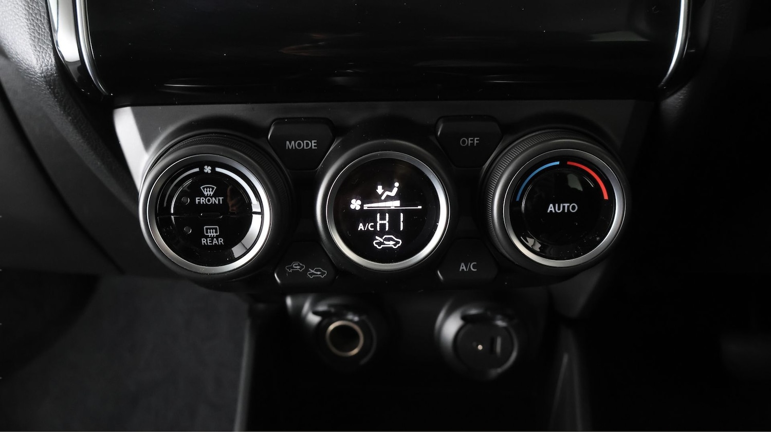 Used Suzuki Swift 2023 for sale - 77736992: Photo 11