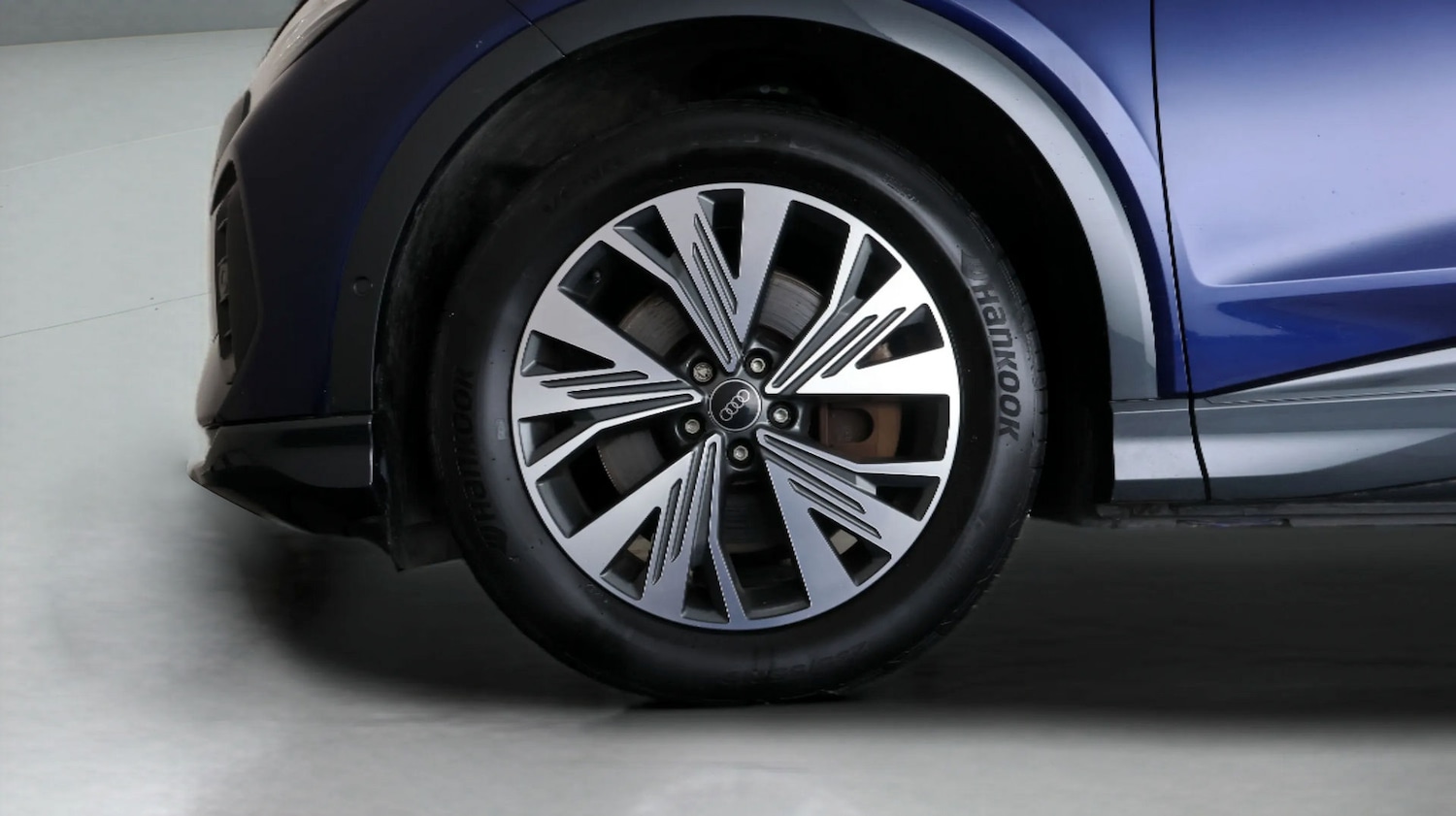 Used Audi Q4 e-tron 2023 for sale - 77632577: Photo 17