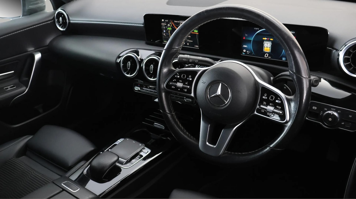 Used Mercedes-Benz A-Class 2018 for sale - 76380890: Photo 9