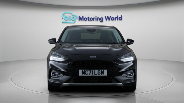 Used Ford Focus 2021 for sale - 76059519: Photo 2