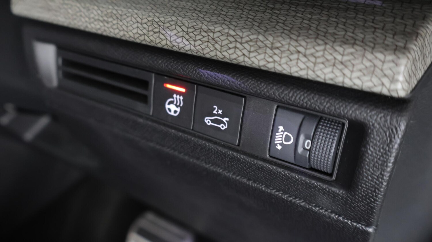 Used Citroen C5 X 2023 for sale - 75768639: Photo 23