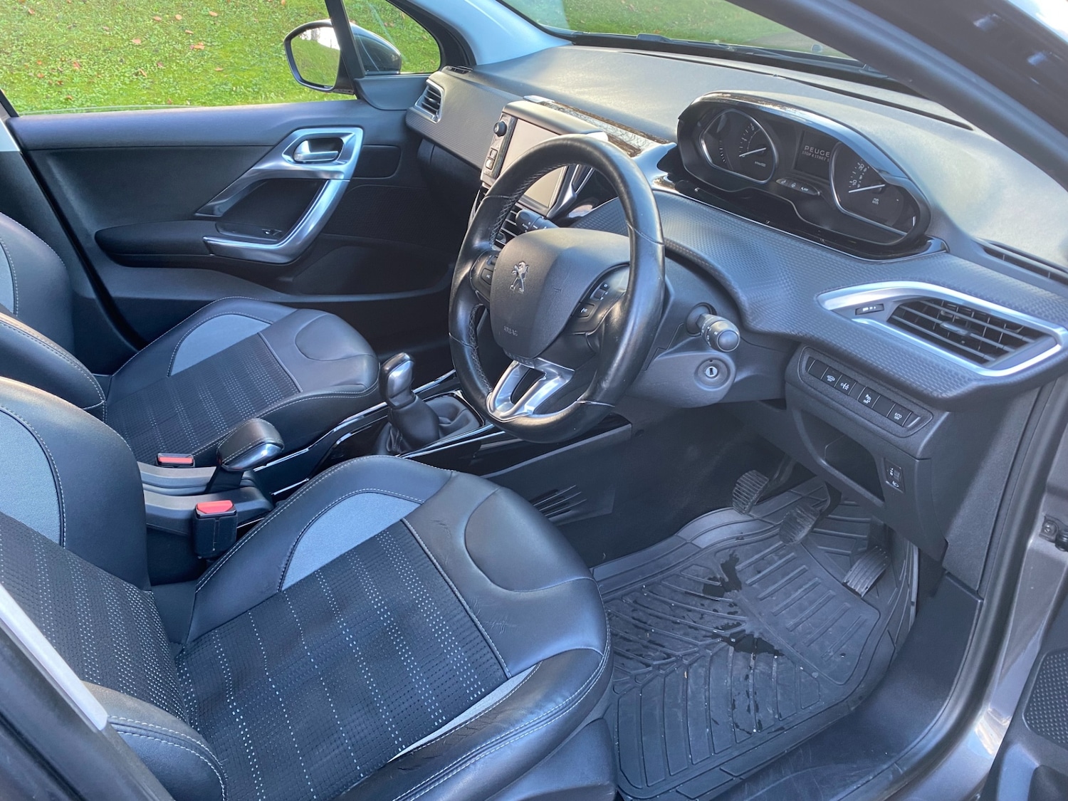 Used Peugeot 2008 2017 for sale - 76506210: Photo 10