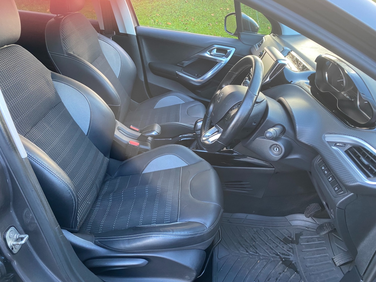 Used Peugeot 2008 2017 for sale - 76506210: Photo 11