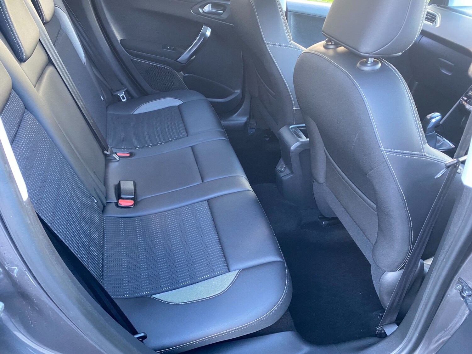 Used Peugeot 2008 2017 for sale - 76506210: Photo 12