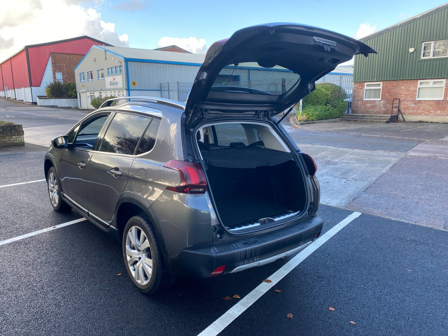 Used Peugeot 2008 2017 for sale - 76506210: Photo 17
