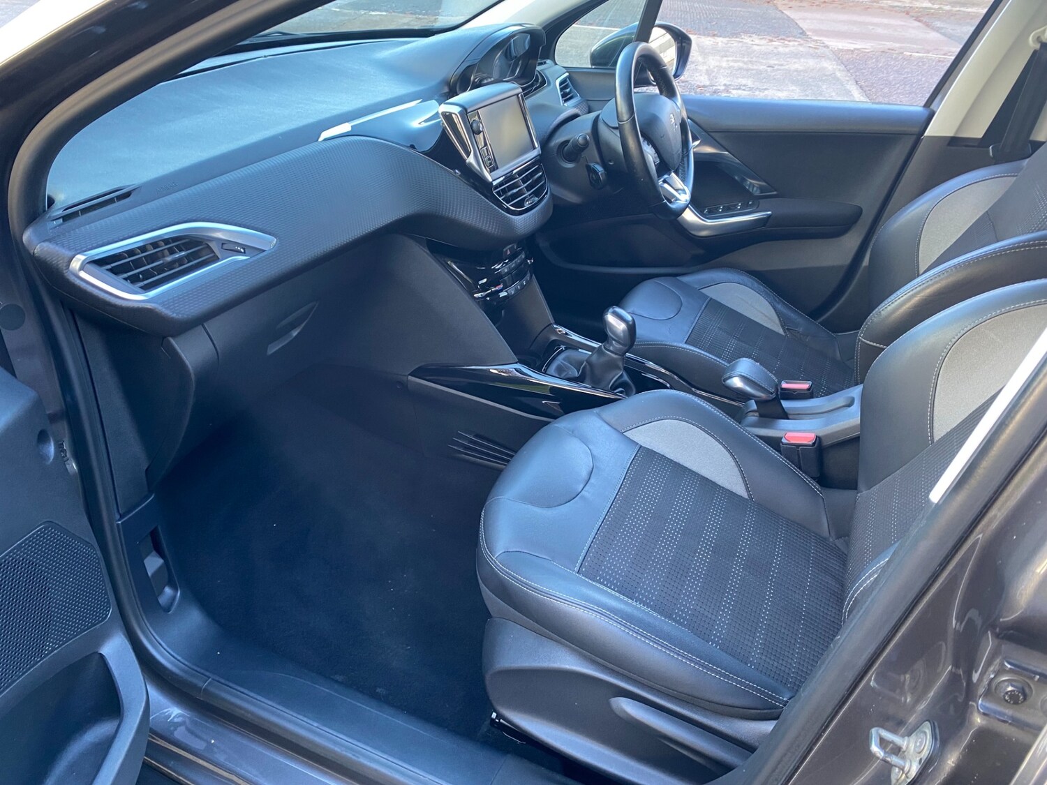 Used Peugeot 2008 2017 for sale - 76506210: Photo 22