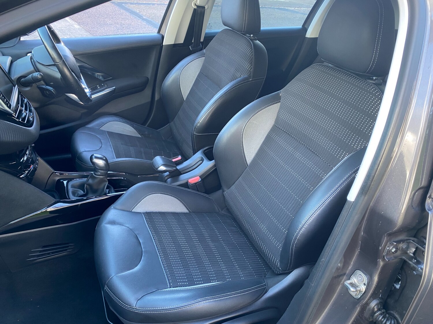 Used Peugeot 2008 2017 for sale - 76506210: Photo 23