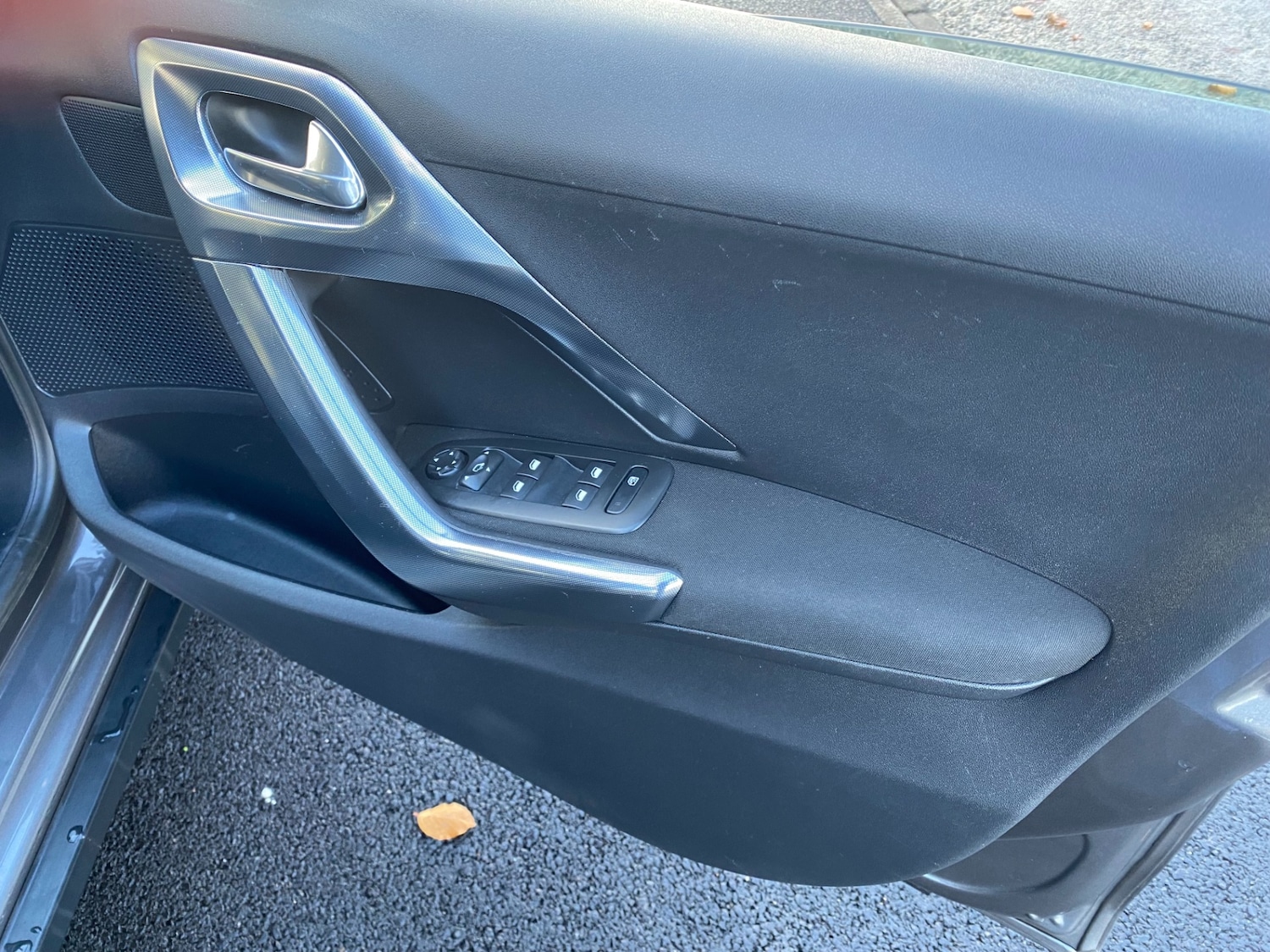 Used Peugeot 2008 2017 for sale - 76506210: Photo 9