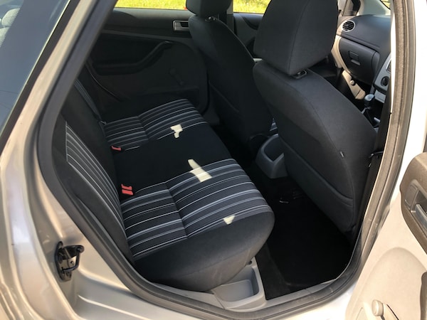 Used Ford Focus 2010 for sale - 74501197: Photo 5