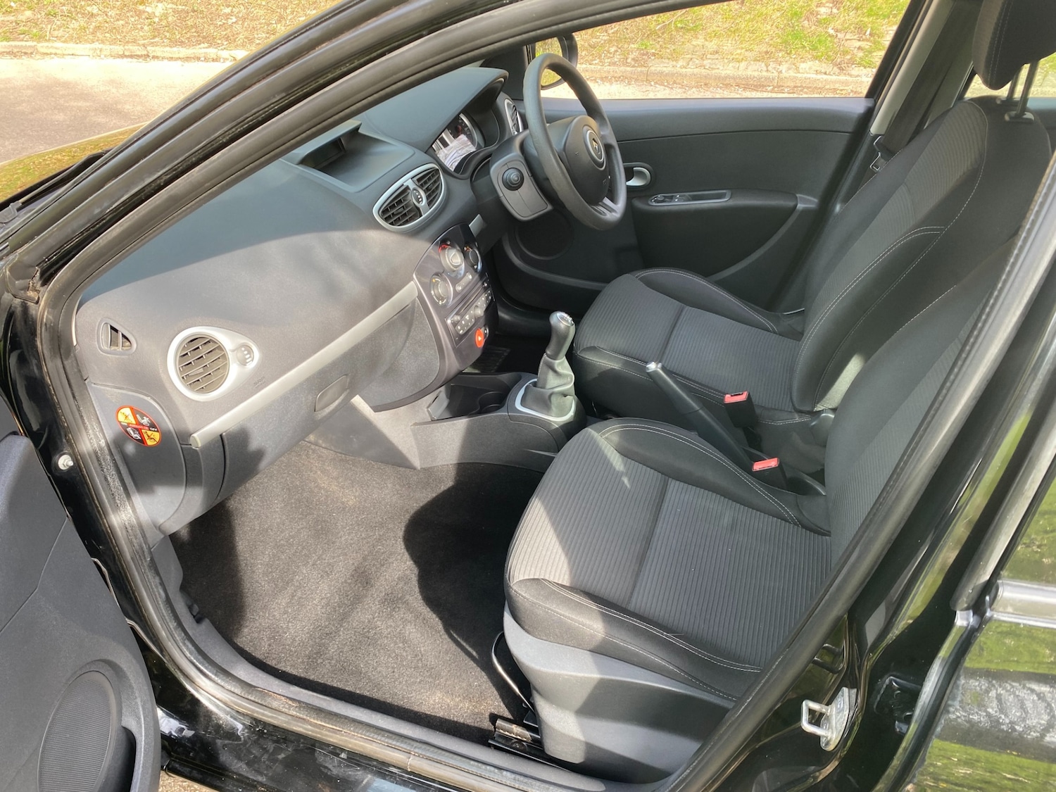 Used Renault Clio 2012 for sale - 77963843: Photo 8