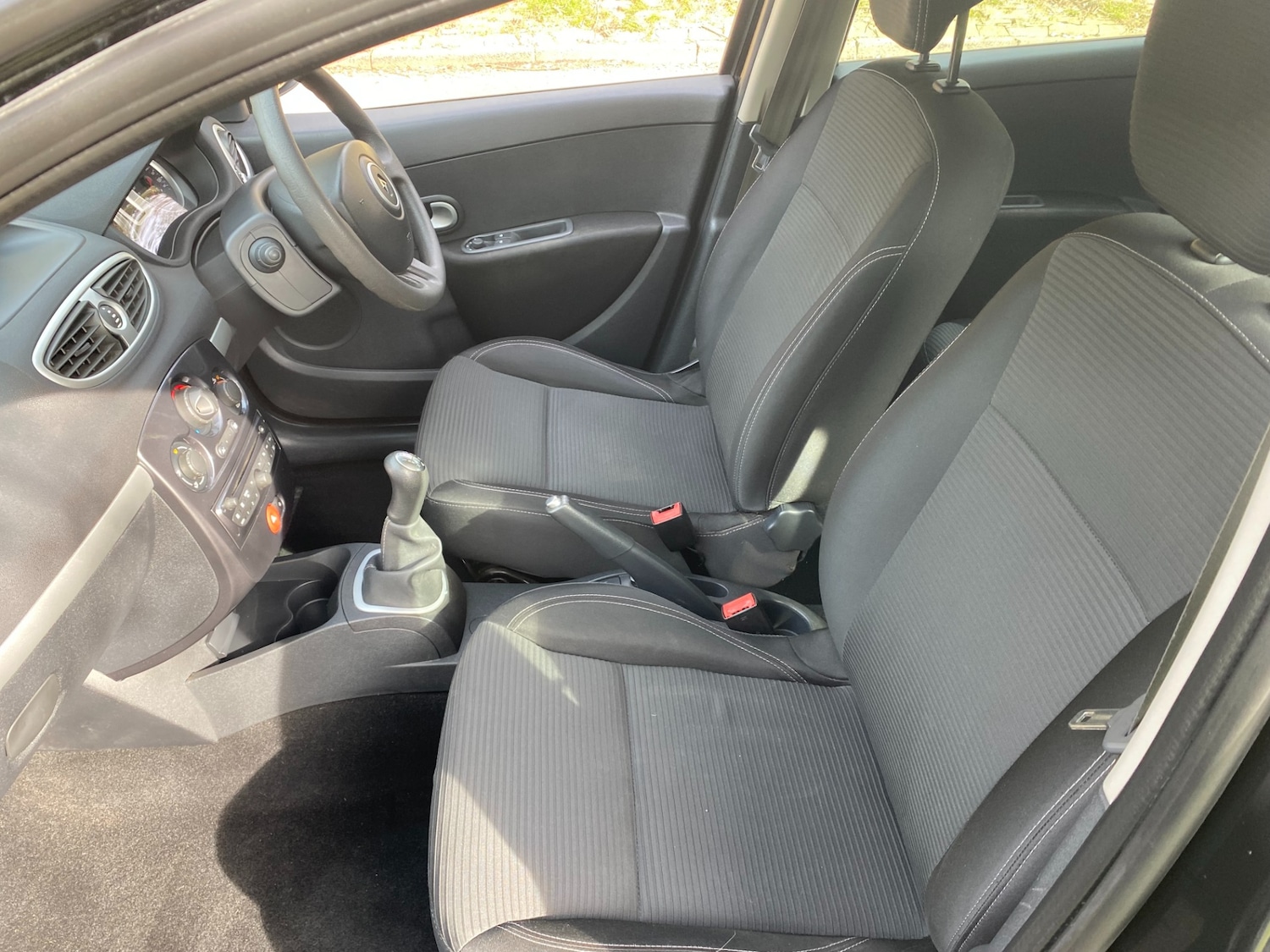 Used Renault Clio 2012 for sale - 77963843: Photo 9