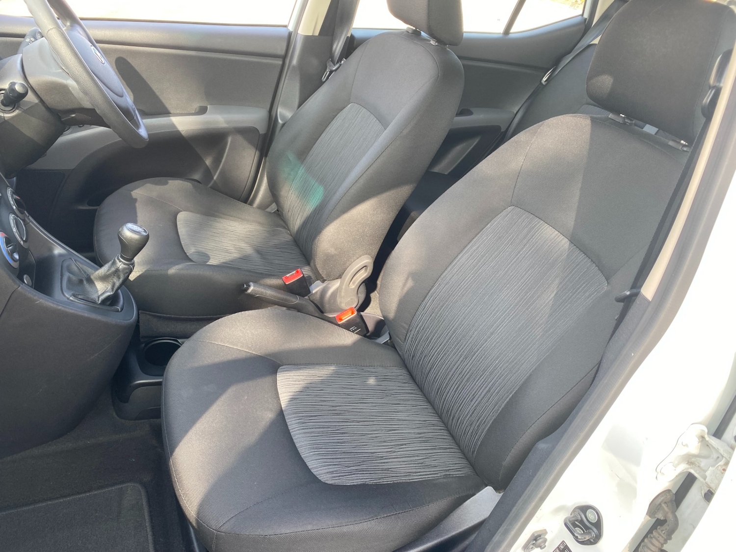 Used Hyundai i10 2012 for sale - 77974759: Photo 18