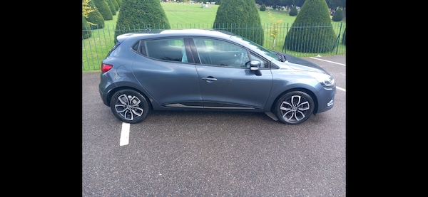 Used Renault Clio for sale - 72730145: Photo 2
