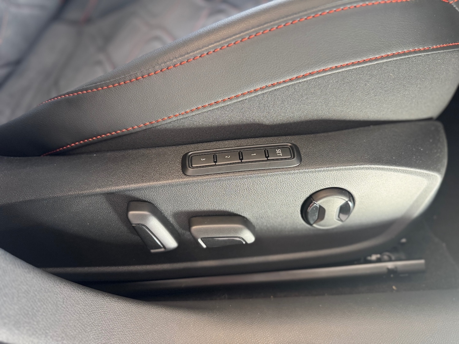 Used SEAT Leon 2025 for sale - 75815421: Photo 8