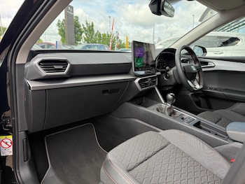 Used SEAT Leon 2024 for sale - 75355285: Photo