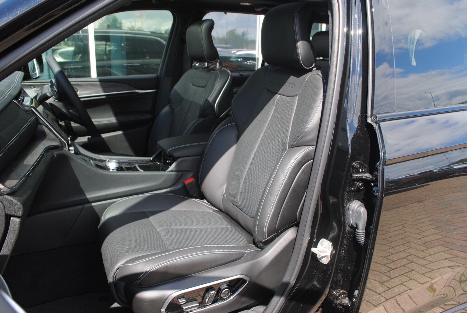 Used Jeep Grand Cherokee 2023 for sale - 77673784: Photo 41