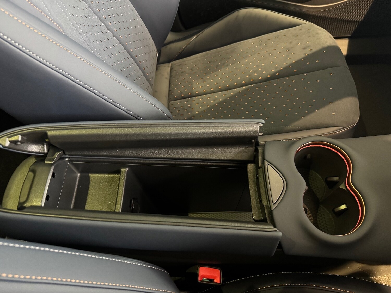 Used Cupra Tavascan 2025 for sale - 76804178: Photo 11