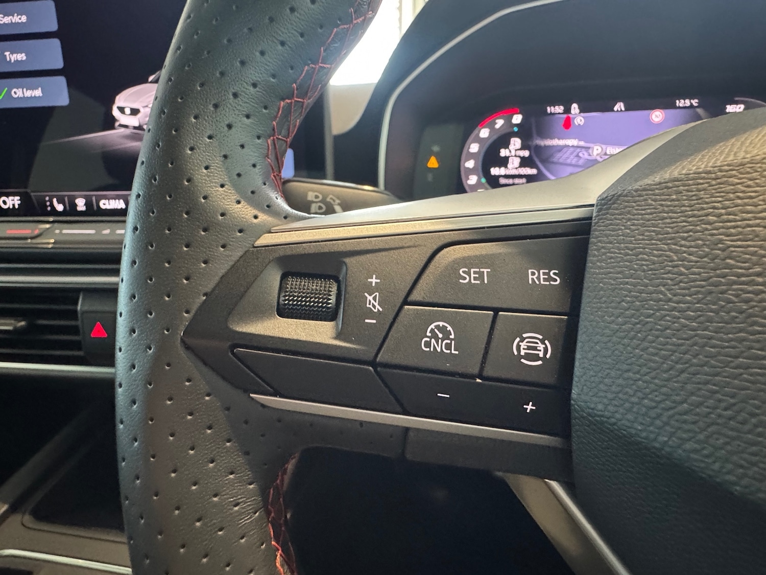 Used SEAT Leon 2025 for sale - 75451558: Photo 11