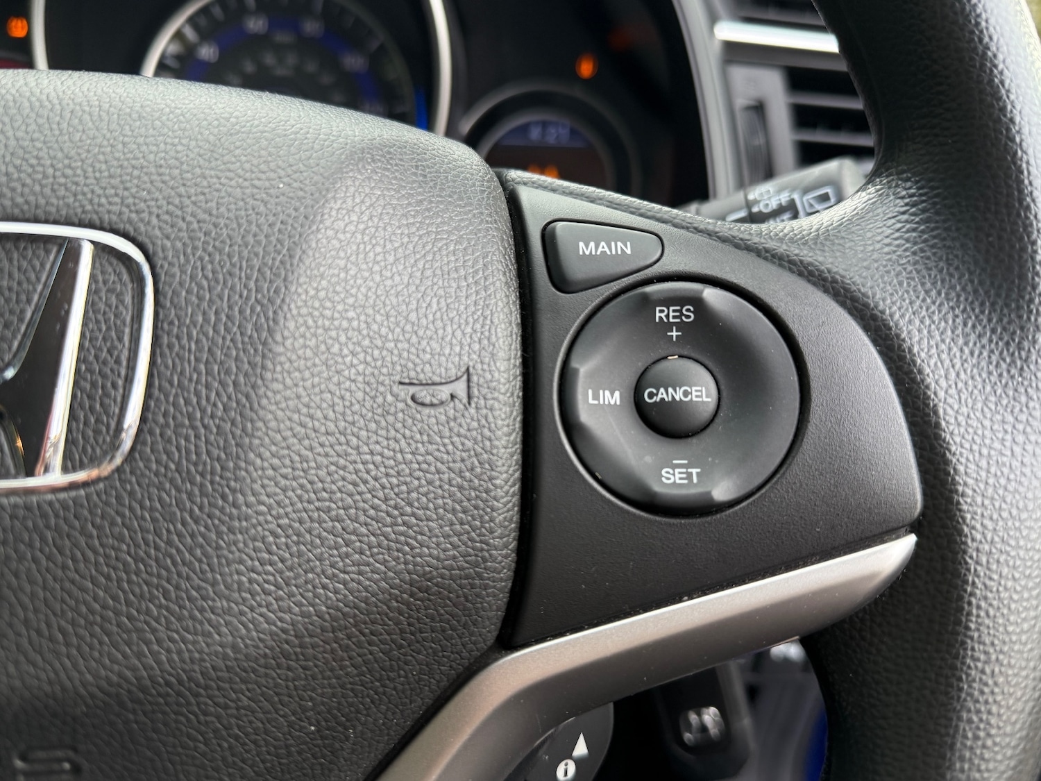 Used Honda Jazz 2018 for sale - 76302379: Photo 21