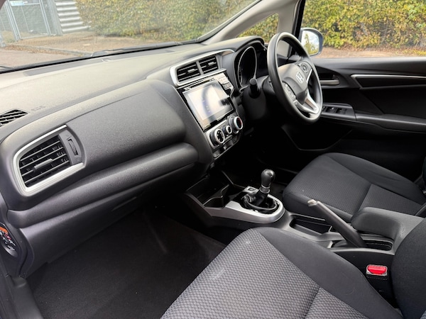 Used Honda Jazz 2018 for sale - 76302379: Photo 31
