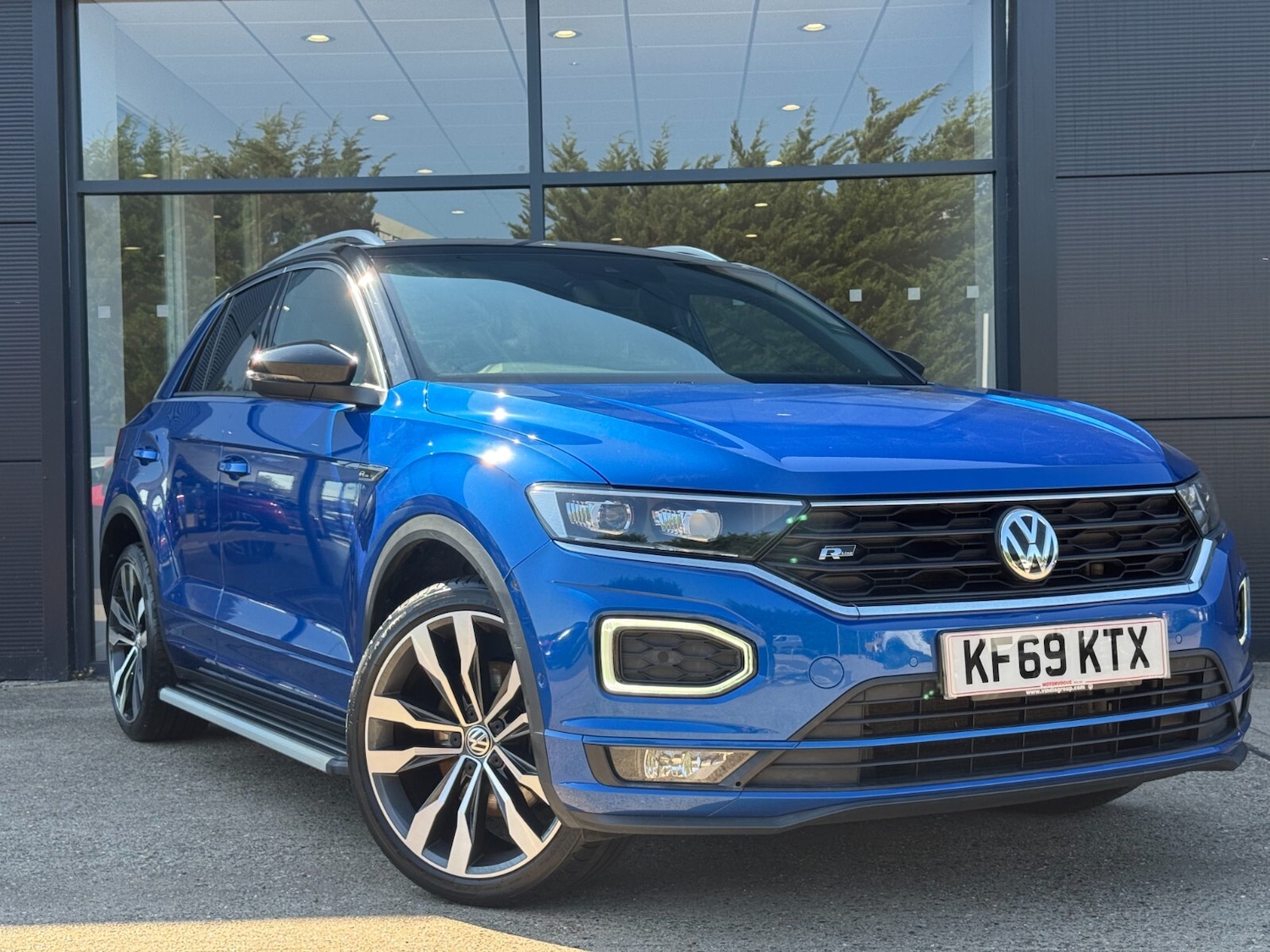 Used Volkswagen T-Roc 2020 for sale - 76241655: Photo 3