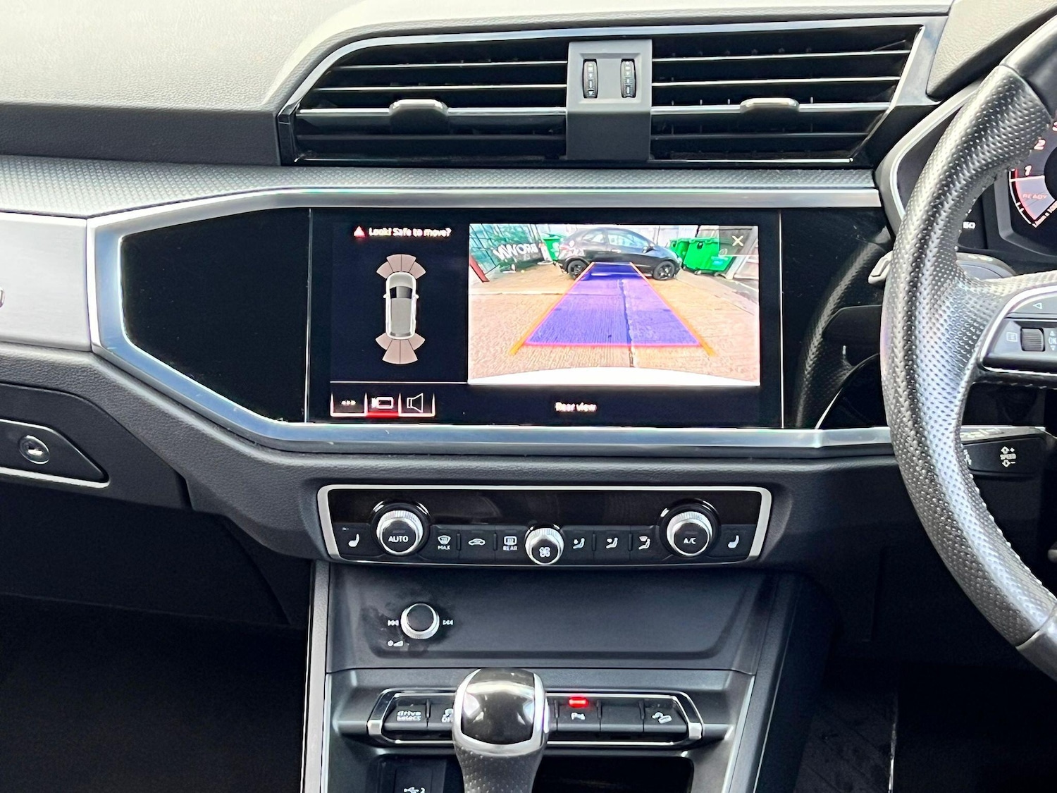 Used Audi Q3 2020 for sale - 76994606: Photo 2