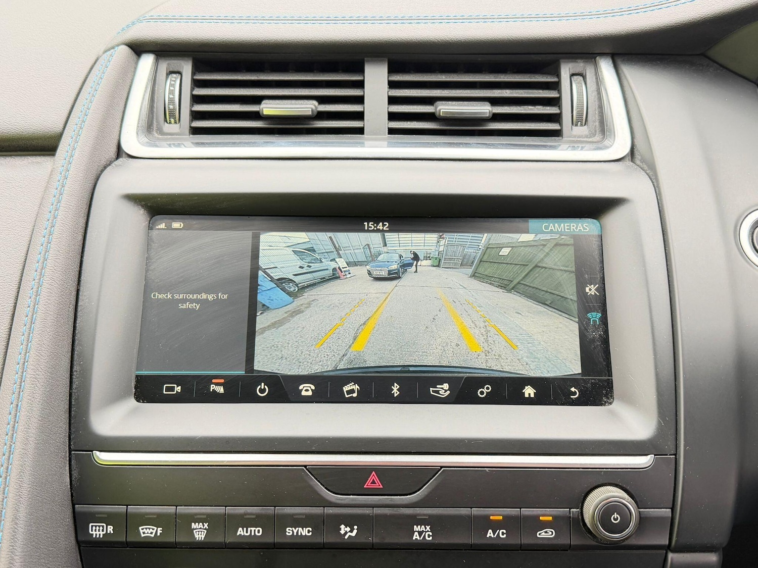 Used Jaguar E-Pace 2019 for sale - 78072347: Photo 2