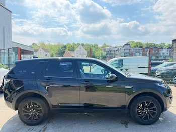 Used Land Rover Discovery Sport 2017 for sale - 78752811: Photo