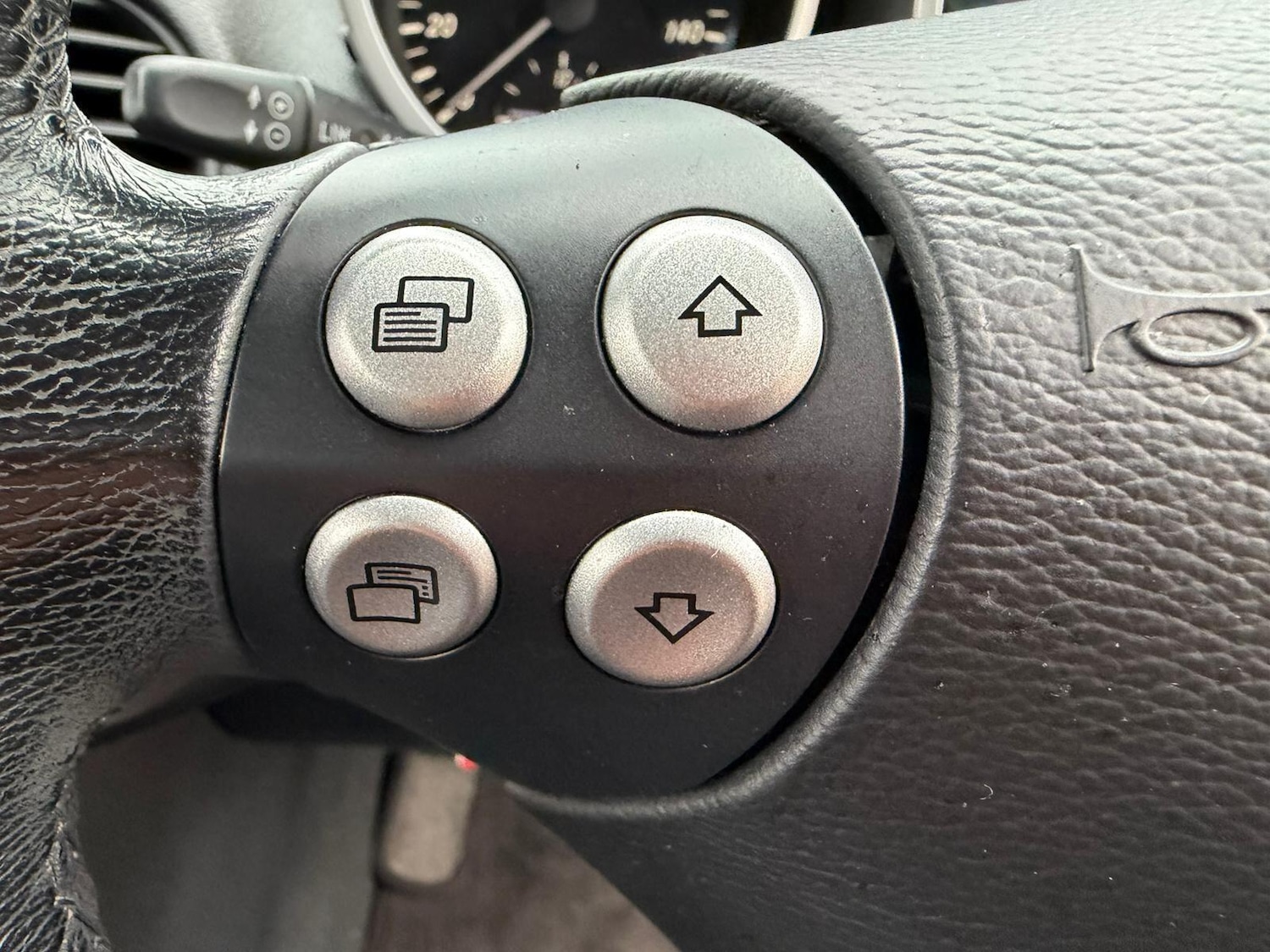 Used Mercedes-Benz SLK 2007 for sale - 76688511: Photo 17