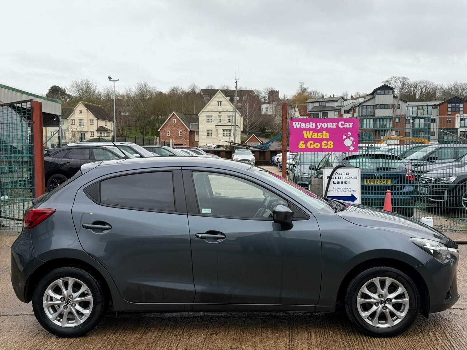 Used Mazda Mazda2 2015 for sale - 77191210: Photo 2