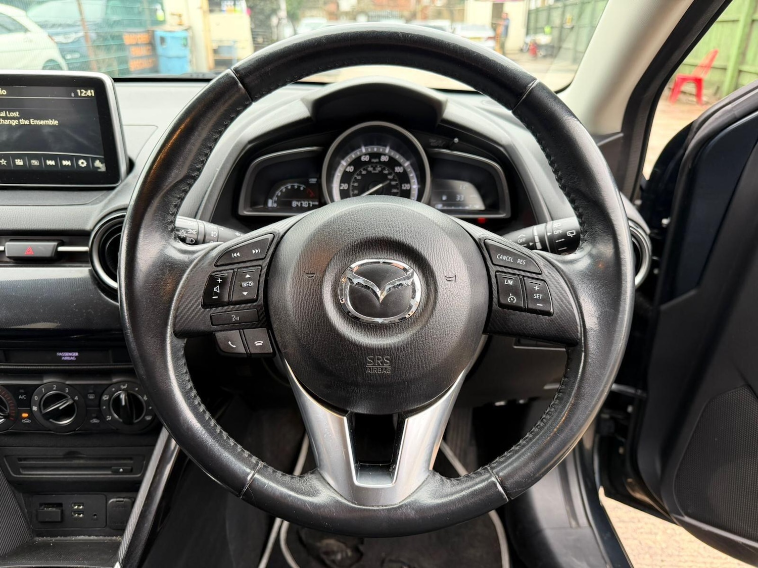 Used Mazda Mazda2 2015 for sale - 77191210: Photo 25