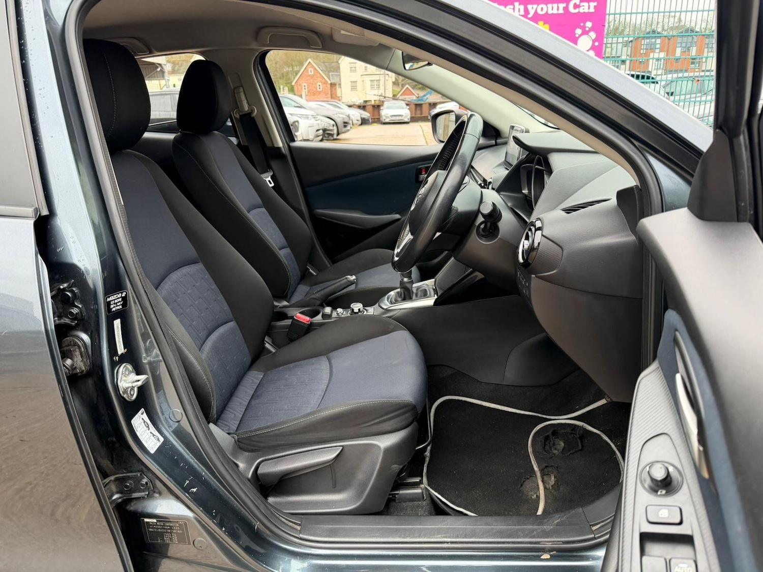 Used Mazda Mazda2 2015 for sale - 77191210: Photo 9