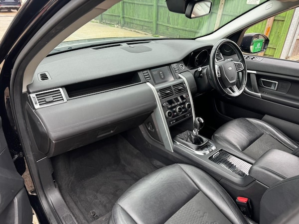 Used Land Rover Discovery Sport 2018 for sale - 76227624: Photo 24