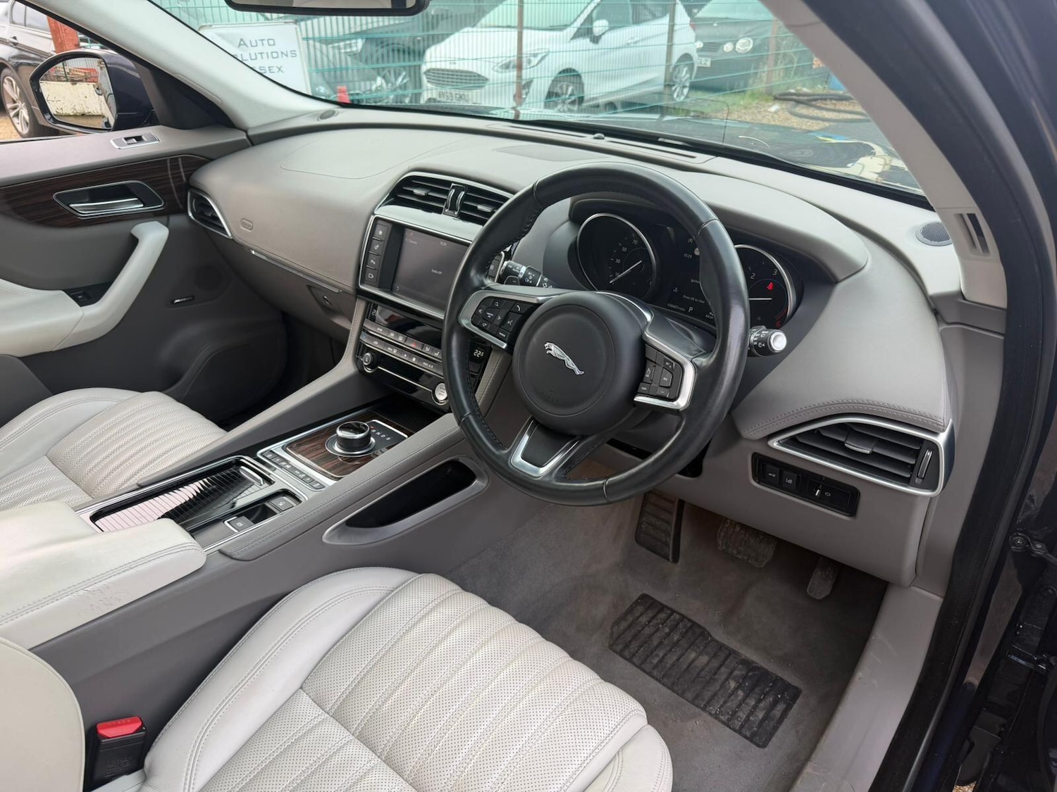 Used Jaguar F-Pace 2018 for sale - 76965146: Photo 14