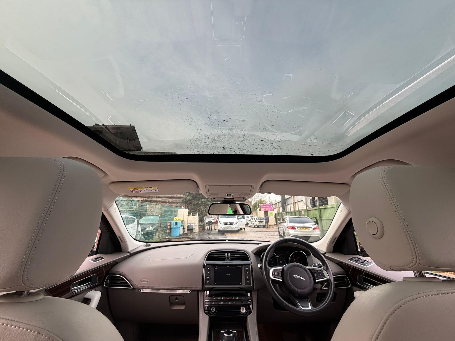 Used Jaguar F-Pace 2018 for sale - 76965146: Photo 4